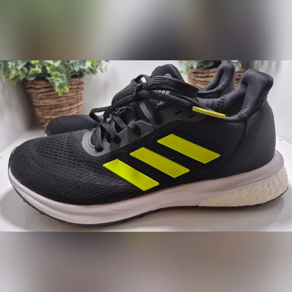 Adidas Volt Astrarun Men's Size 6.5, LIKE New, Black & Yellow